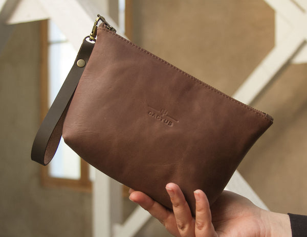 NUEVA VERSIÓN!// Estuche Chocolate tipo clutch