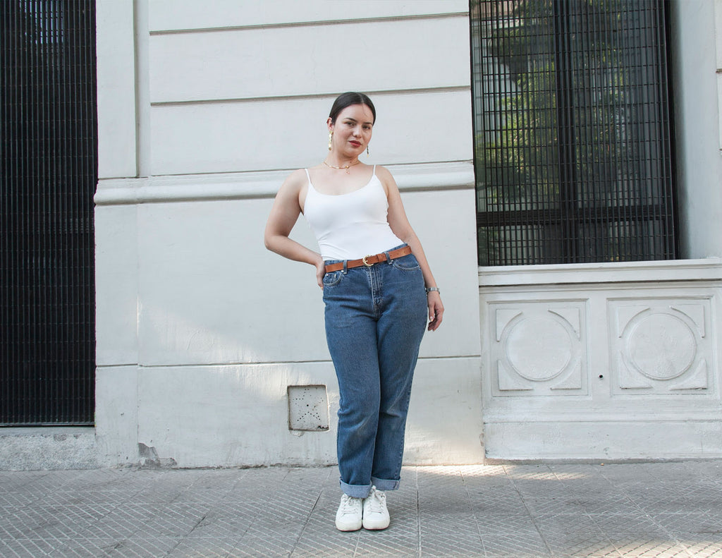 NUEVO/ Cinturón caoba  con hebilla dorada