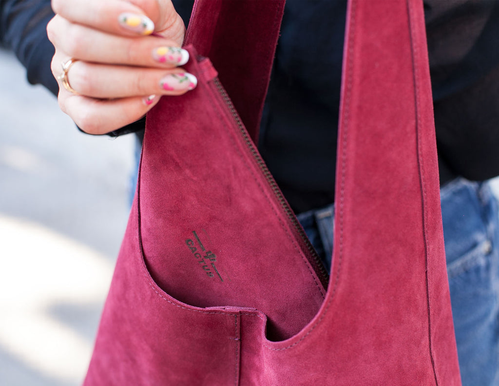 NUEVA! // Cartera Niebla burdeo