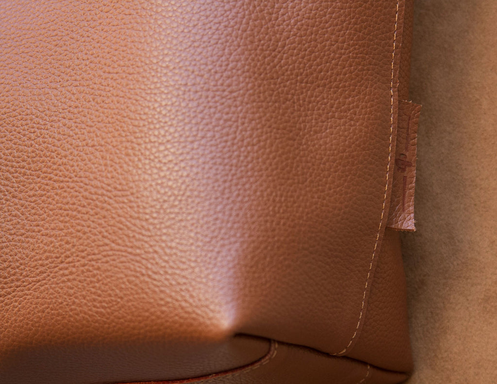 ESTÁ  DE VUELTA! // Cartera Taltal caramelo