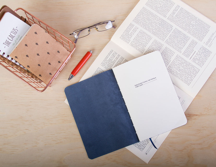 Cuaderno azul grande