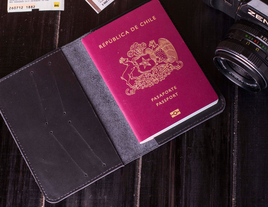 Porta pasaporte Negro
